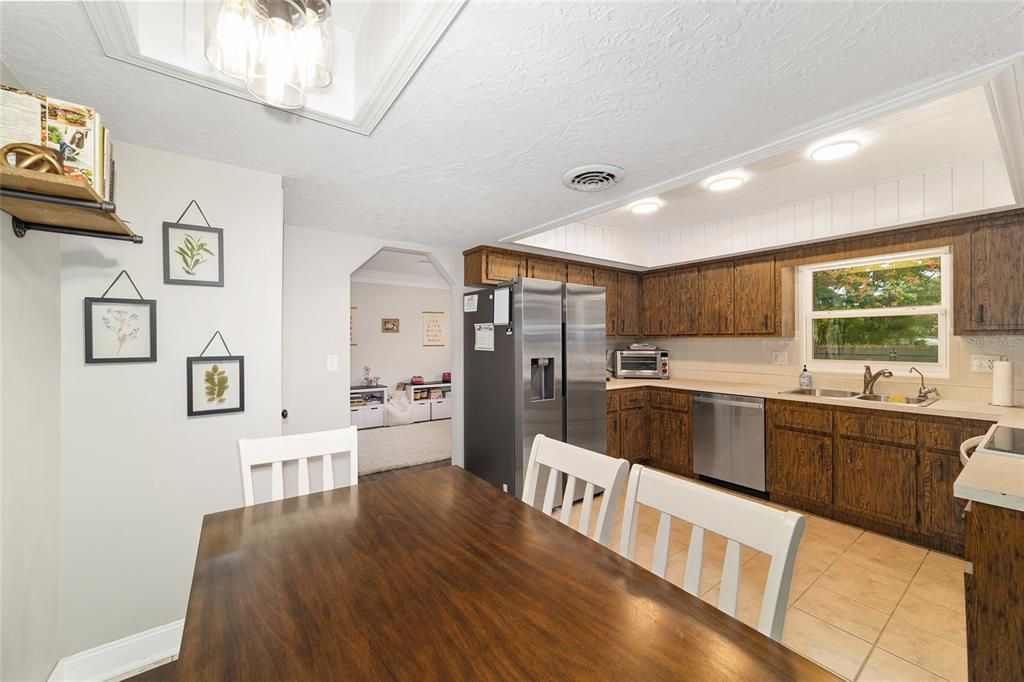 Active With Contract: $339,900 (3 beds, 2 baths, 1748 Square Feet)