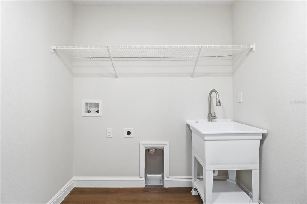 For Sale: $519,000 (4 beds, 3 baths, 2090 Square Feet)