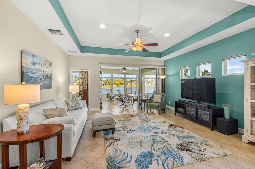 合同活跃: $374,900 (2 贝兹, 2 浴室, 1982 平方英尺)