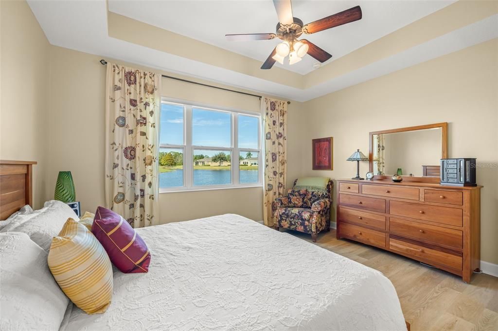 合同活跃: $374,900 (2 贝兹, 2 浴室, 1982 平方英尺)