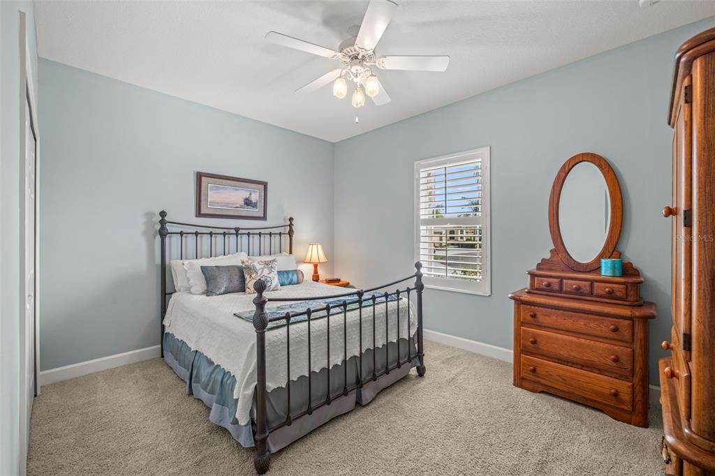 合同活跃: $374,900 (2 贝兹, 2 浴室, 1982 平方英尺)