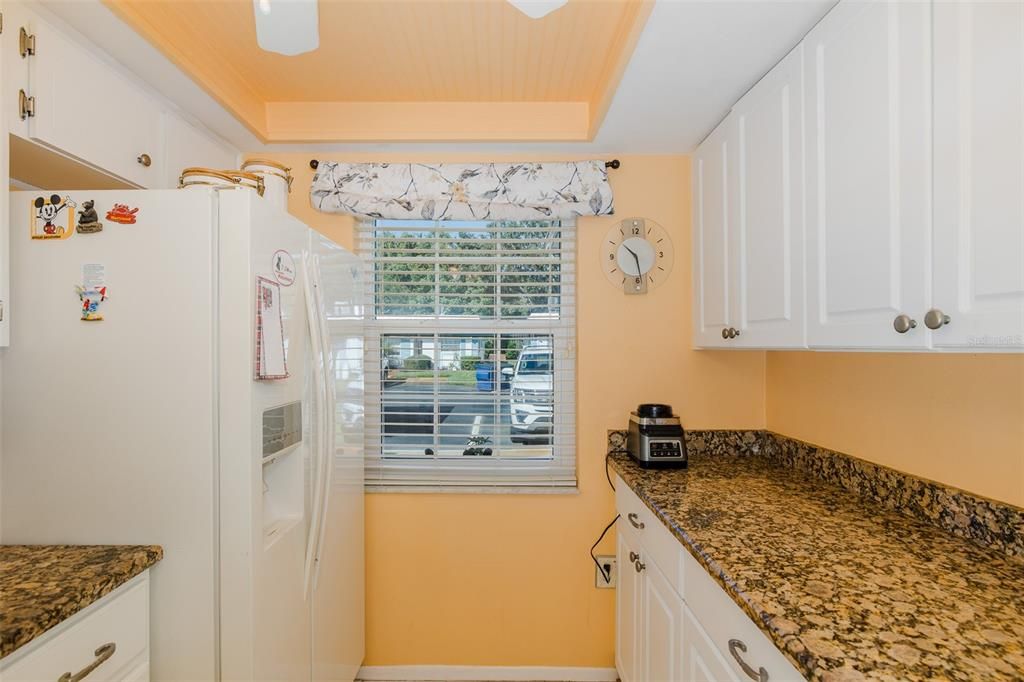 For Sale: $137,000 (2 beds, 2 baths, 888 Square Feet)