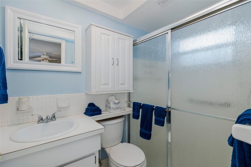 For Sale: $137,000 (2 beds, 2 baths, 888 Square Feet)