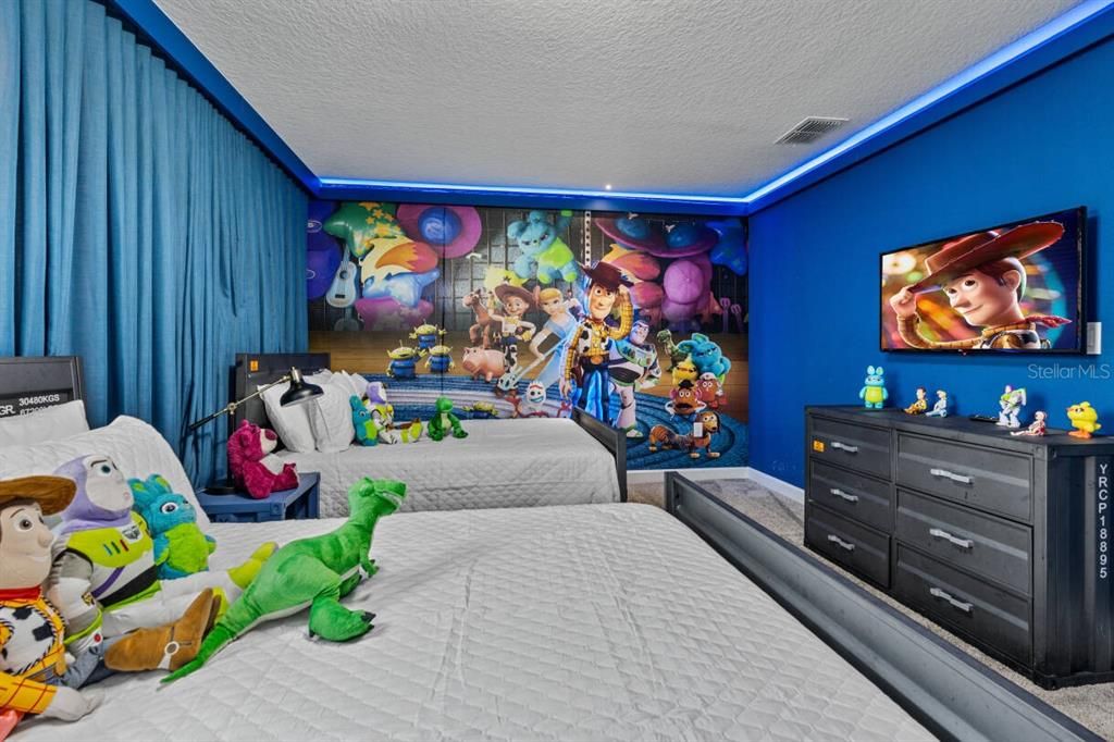 待售: $1,200,000 (8 贝兹, 5 浴室, 4289 平方英尺)