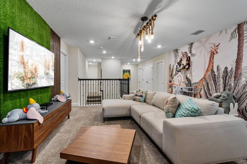 待售: $1,200,000 (8 贝兹, 5 浴室, 4289 平方英尺)