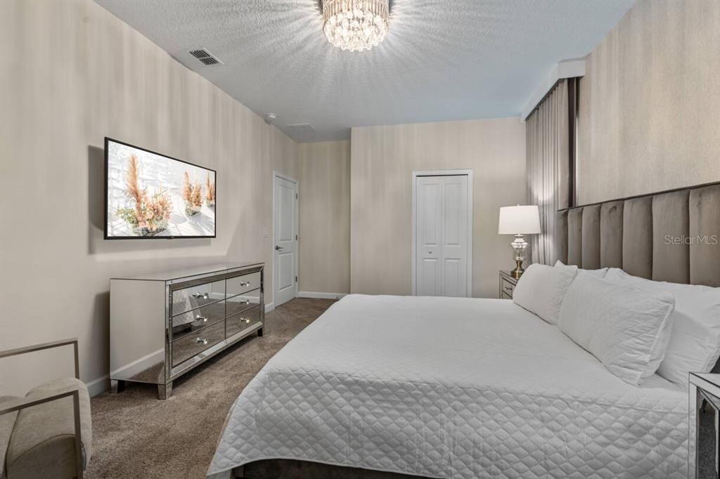 待售: $1,200,000 (8 贝兹, 5 浴室, 4289 平方英尺)