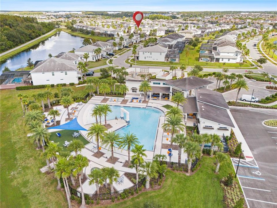 Activo con contrato: $639,999 (6 camas, 6 baños, 3451 Pies cuadrados)