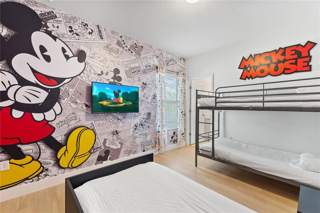 На продажу: $676,999 (6 спален, 6 ванн, 3451 Квадратных фут)