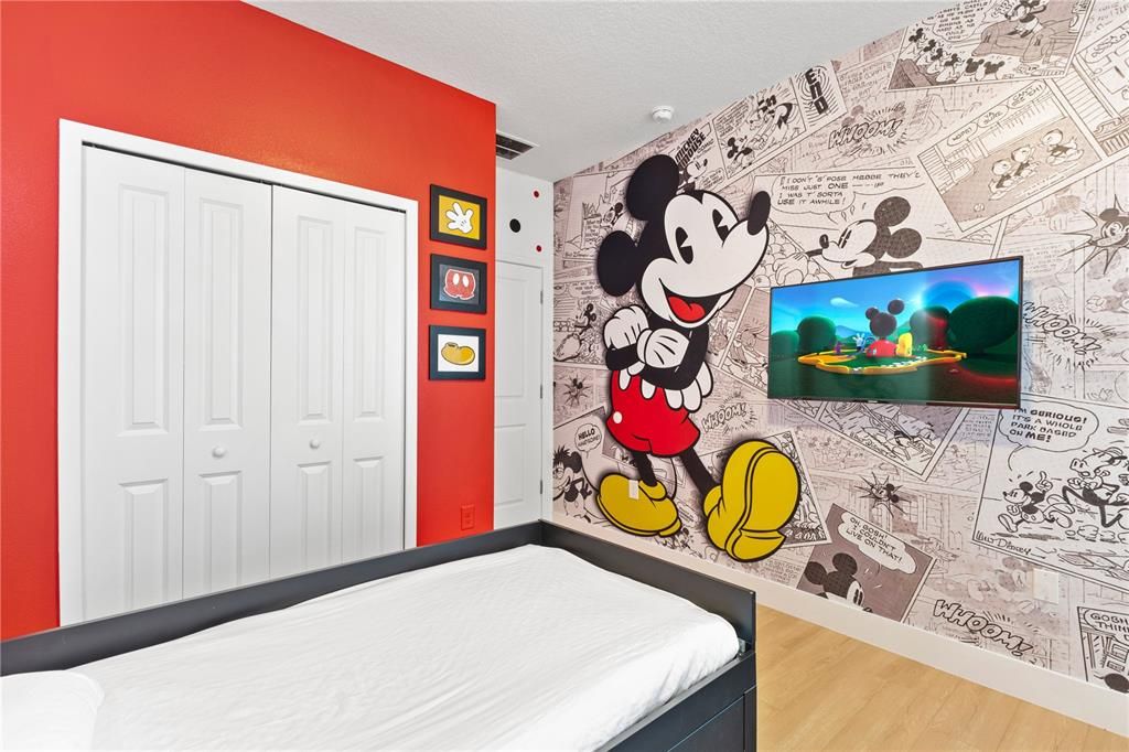 На продажу: $676,999 (6 спален, 6 ванн, 3451 Квадратных фут)