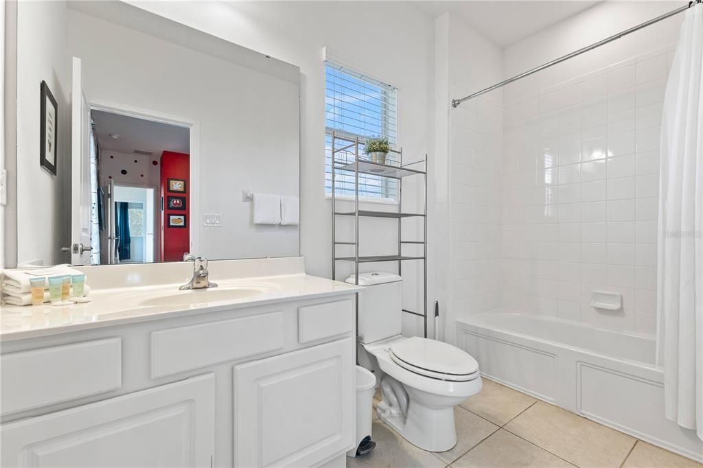 На продажу: $676,999 (6 спален, 6 ванн, 3451 Квадратных фут)