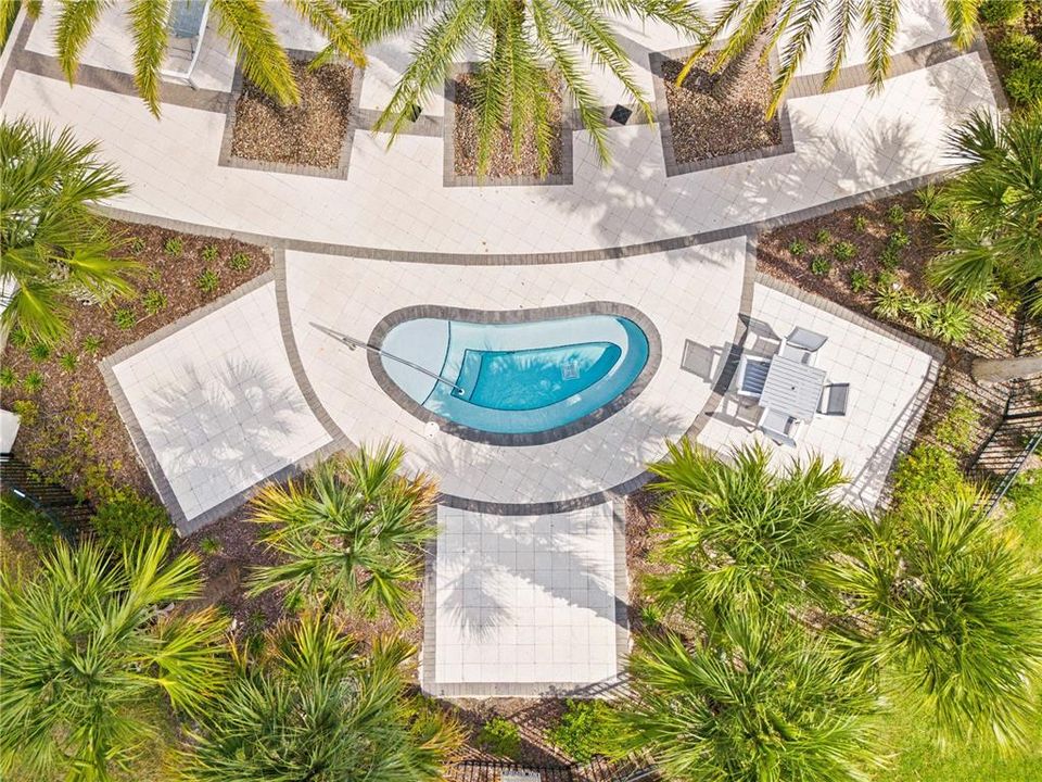 Activo con contrato: $639,999 (6 camas, 6 baños, 3451 Pies cuadrados)