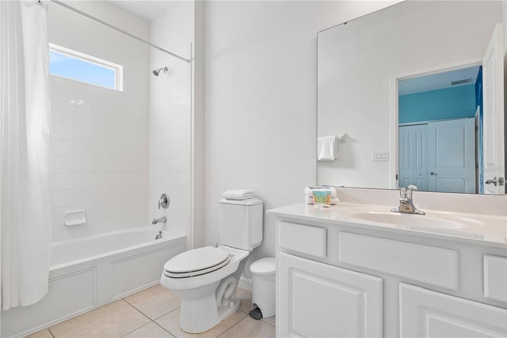 На продажу: $676,999 (6 спален, 6 ванн, 3451 Квадратных фут)