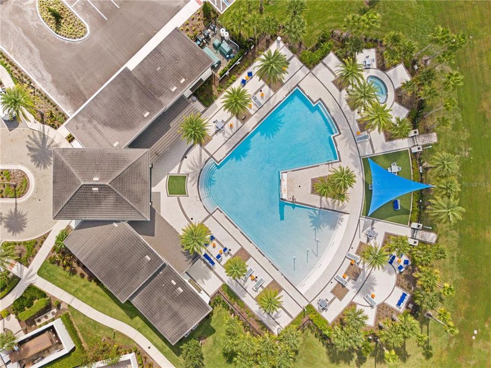 Activo con contrato: $639,999 (6 camas, 6 baños, 3451 Pies cuadrados)