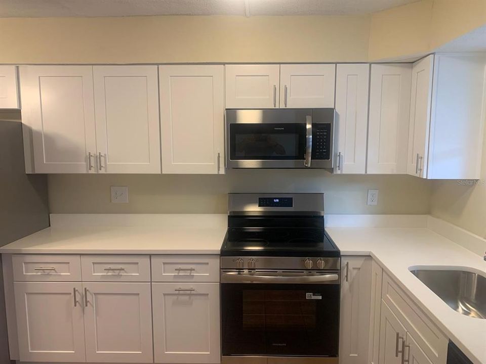 待售: $229,000 (1 贝兹, 1 浴室, 595 平方英尺)