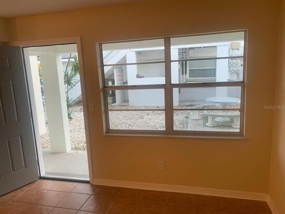 待售: $229,000 (1 贝兹, 1 浴室, 595 平方英尺)