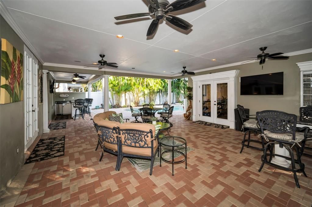 For Sale: $1,425,000 (5 beds, 3 baths, 3316 Square Feet)