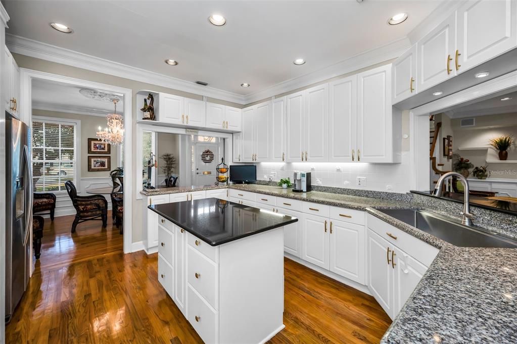 For Sale: $1,425,000 (5 beds, 3 baths, 3316 Square Feet)