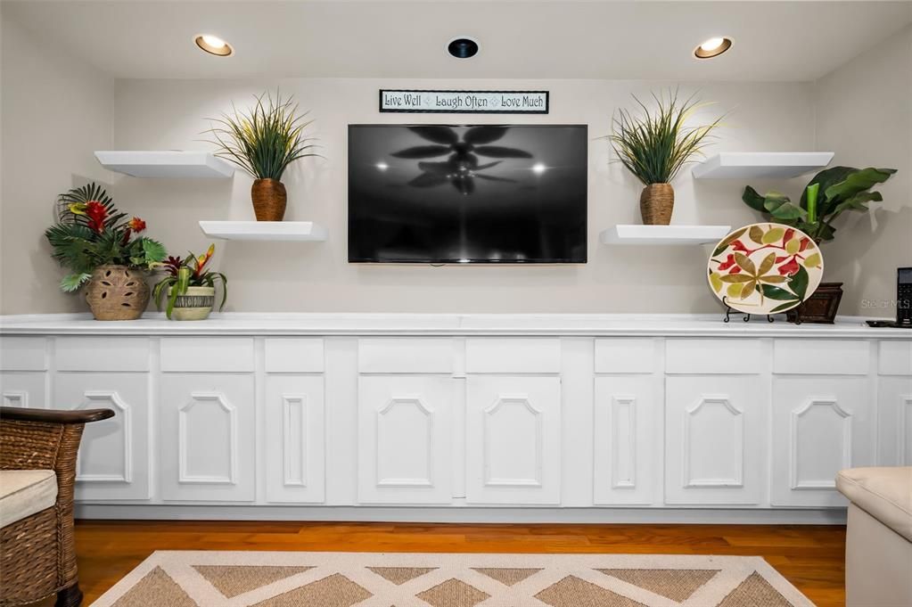 For Sale: $1,425,000 (5 beds, 3 baths, 3316 Square Feet)