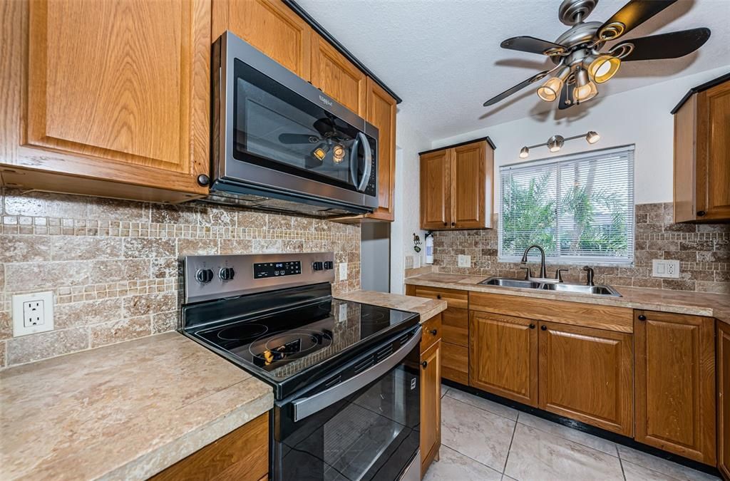 En Venta: $168,000 (2 camas, 2 baños, 1125 Pies cuadrados)