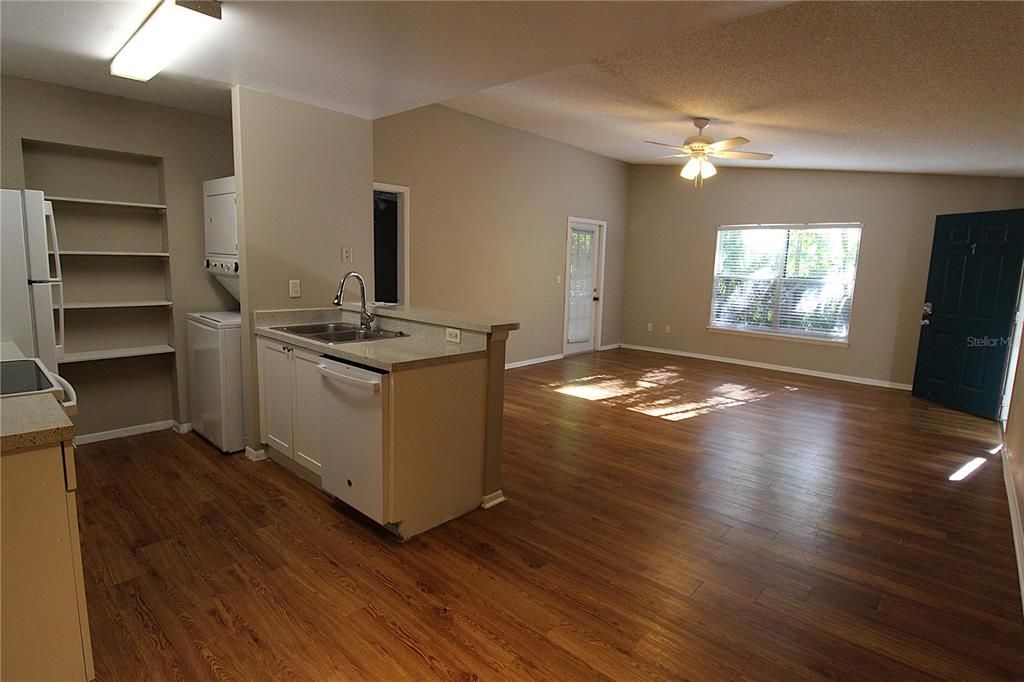 For Rent: $1,499 (2 beds, 2 baths, 1000 Square Feet)
