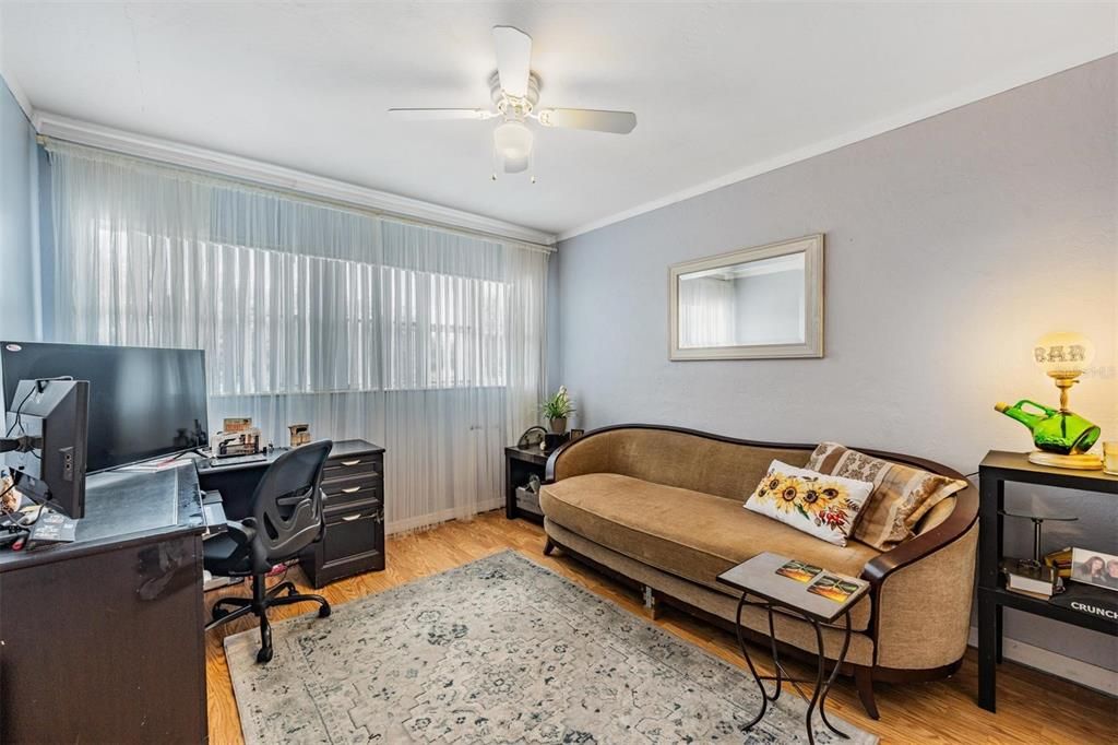 For Sale: $119,000 (2 beds, 1 baths, 875 Square Feet)