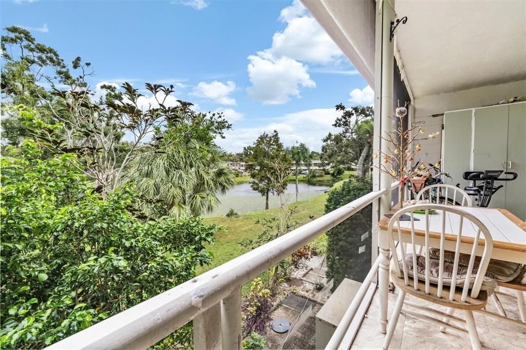 For Sale: $119,000 (2 beds, 1 baths, 875 Square Feet)