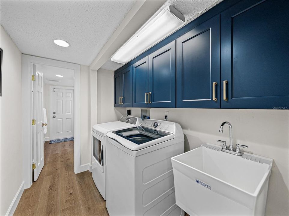 For Rent: $15,500 (4 beds, 3 baths, 2702 Square Feet)