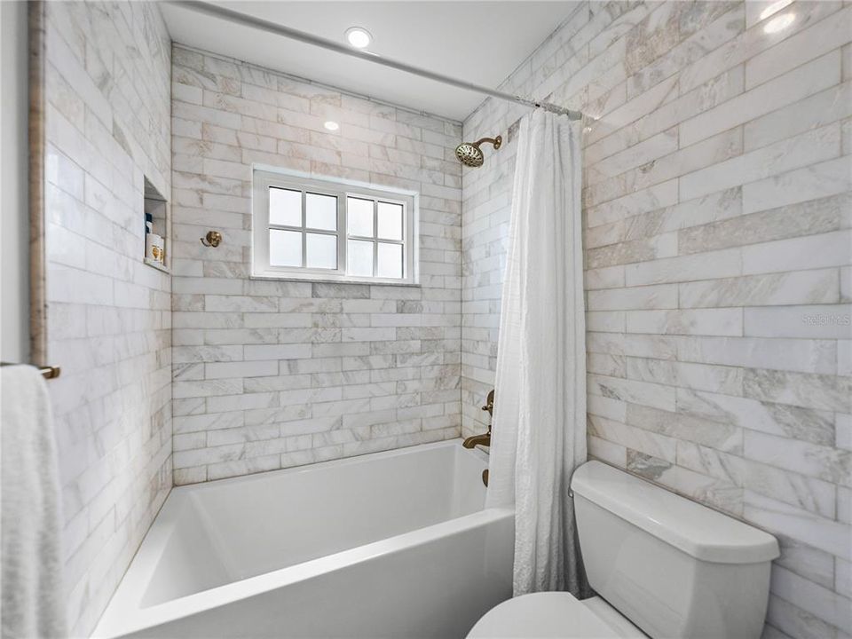 For Rent: $15,500 (4 beds, 3 baths, 2702 Square Feet)