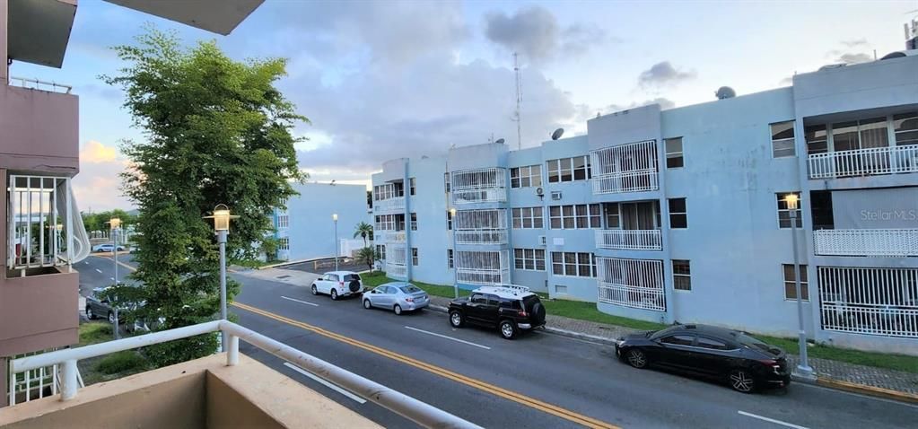 合同活跃: $145,000 (3 贝兹, 1 浴室, 943 平方英尺)