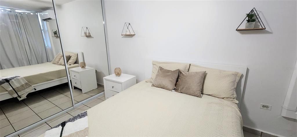 合同活跃: $145,000 (3 贝兹, 1 浴室, 943 平方英尺)