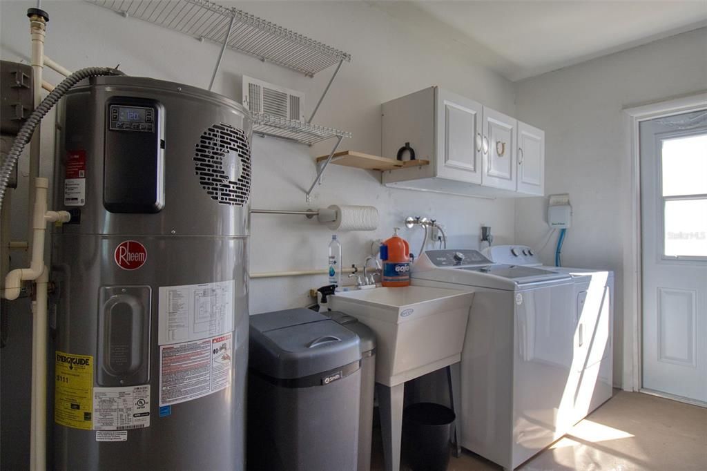 For Sale: $579,000 (3 beds, 2 baths, 1481 Square Feet)