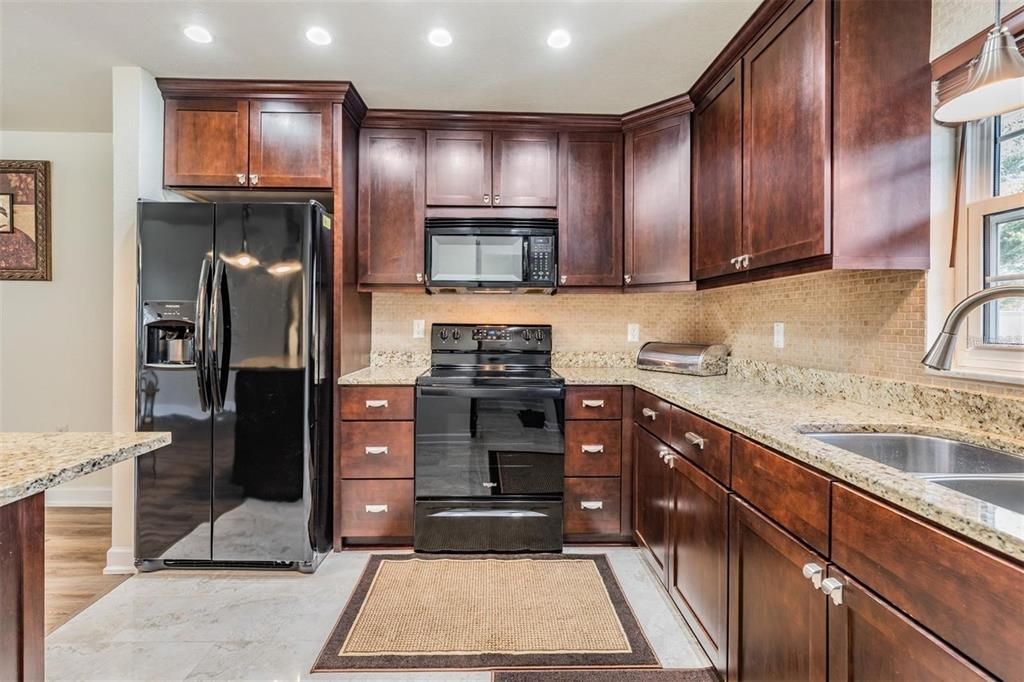 出租: $1,950 (2 贝兹, 2 浴室, 1200 平方英尺)