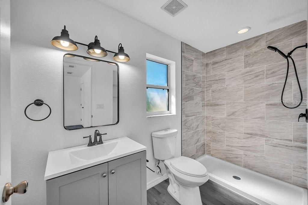 For Sale: $209,900 (3 beds, 2 baths, 1303 Square Feet)