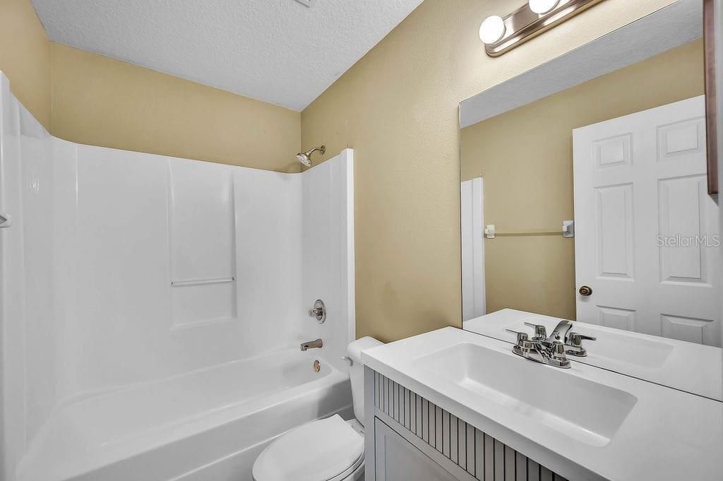 For Sale: $209,900 (3 beds, 2 baths, 1303 Square Feet)