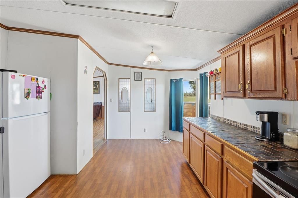 Active With Contract: $399,900 (3 beds, 2 baths, 1486 Square Feet)