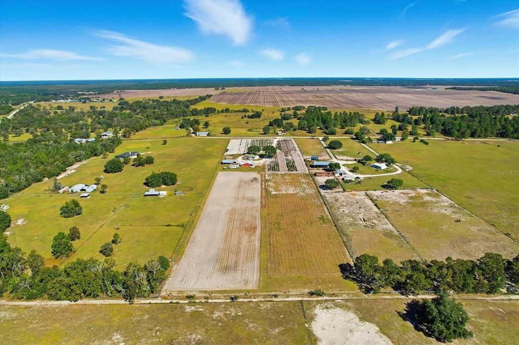 Active With Contract: $399,900 (3 beds, 2 baths, 1486 Square Feet)