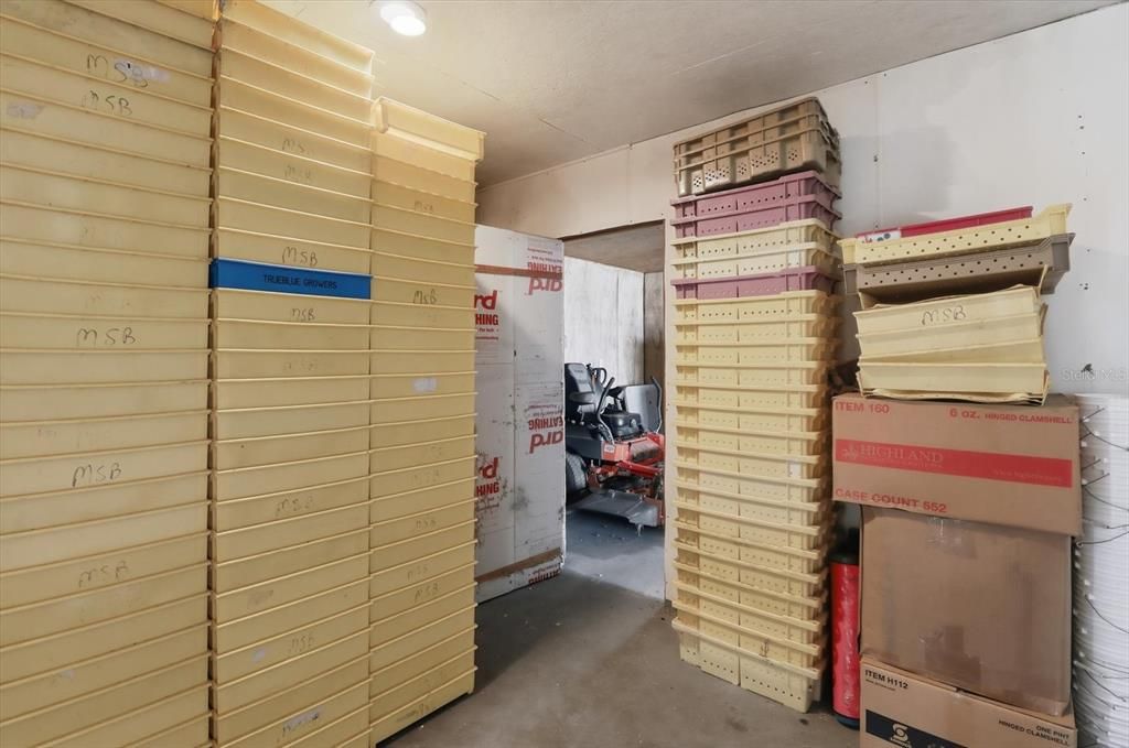 Active With Contract: $399,900 (3 beds, 2 baths, 1486 Square Feet)