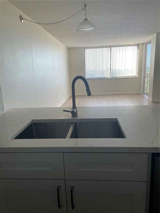 В аренду: $2,200 (1 спален, 1 ванн, 780 Квадратных фут)