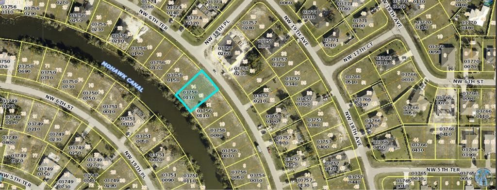 На продажу: $99,000 (0.24 acres)