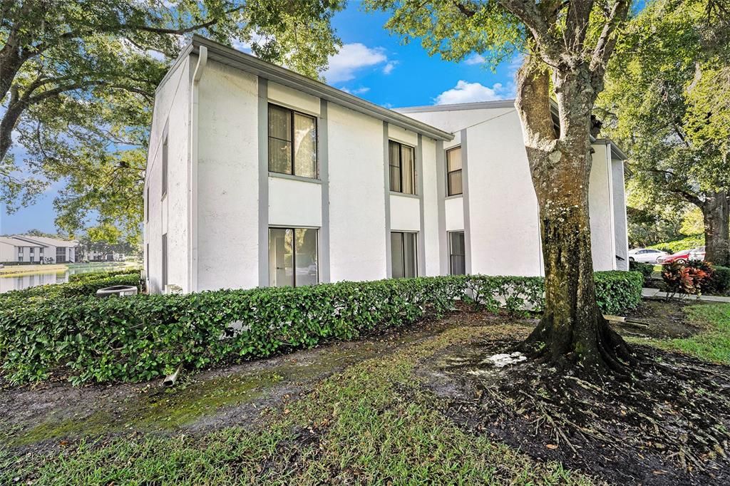 Active With Contract: $159,750 (2 beds, 2 baths, 1038 Square Feet)