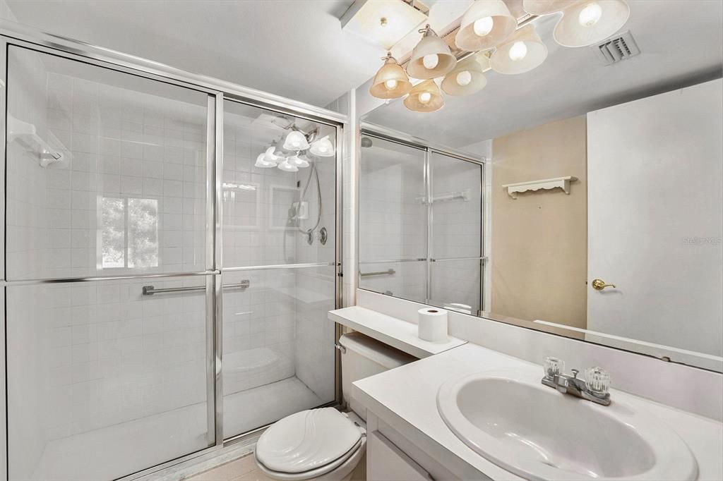 Active With Contract: $159,750 (2 beds, 2 baths, 1038 Square Feet)