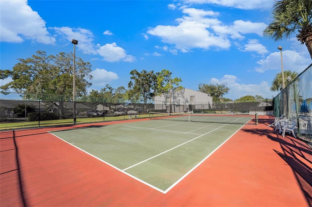 Active With Contract: $159,750 (2 beds, 2 baths, 1038 Square Feet)