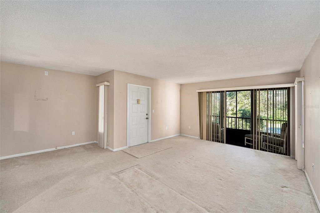 Active With Contract: $159,750 (2 beds, 2 baths, 1038 Square Feet)