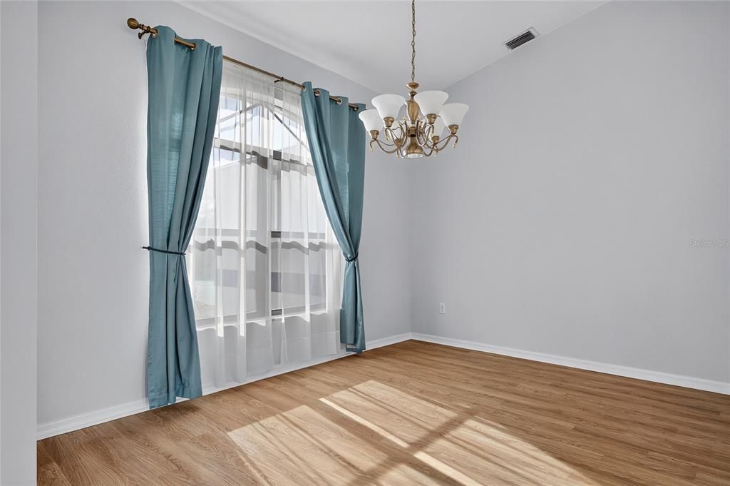 待售: $639,000 (3 贝兹, 2 浴室, 1712 平方英尺)