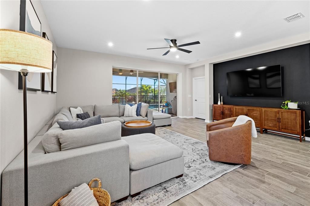 Active With Contract: $650,000 (4 beds, 3 baths, 2373 Square Feet)