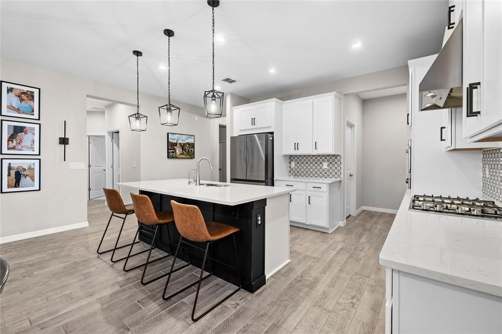 Active With Contract: $650,000 (4 beds, 3 baths, 2373 Square Feet)