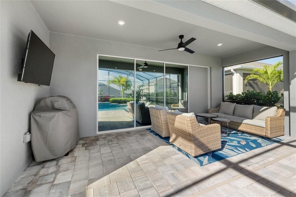 Active With Contract: $650,000 (4 beds, 3 baths, 2373 Square Feet)