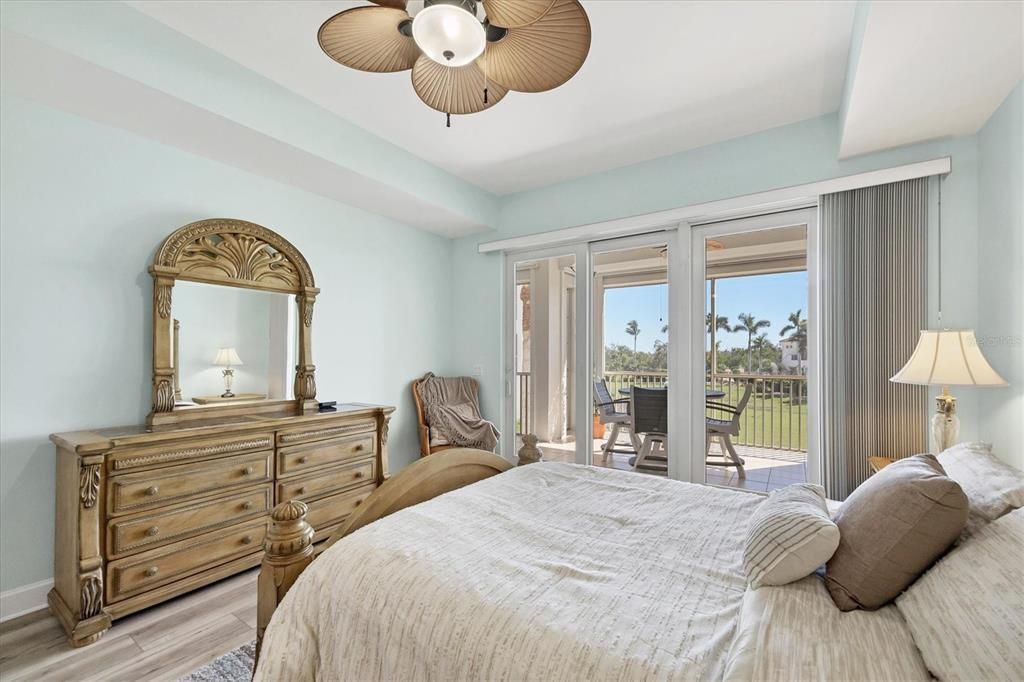 For Sale: $850,000 (3 beds, 2 baths, 2013 Square Feet)