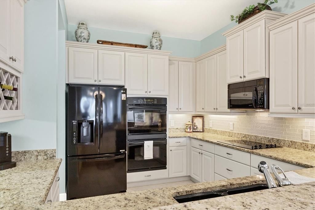 For Sale: $850,000 (3 beds, 2 baths, 2013 Square Feet)