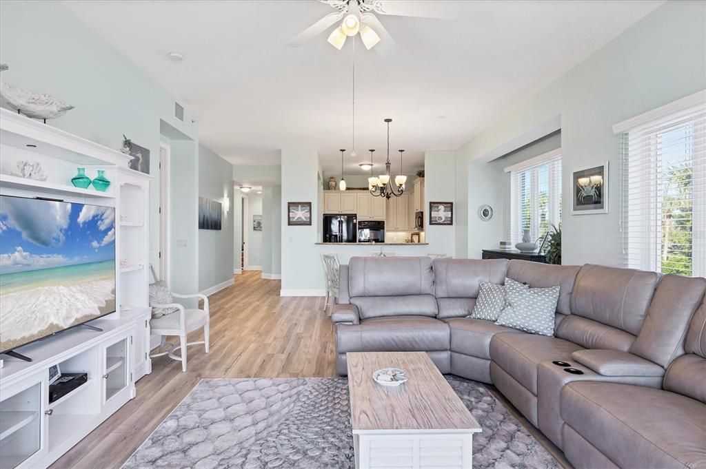 For Sale: $850,000 (3 beds, 2 baths, 2013 Square Feet)